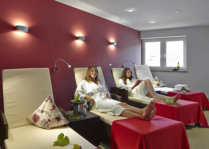 Weinberghotel Nalbach 3*